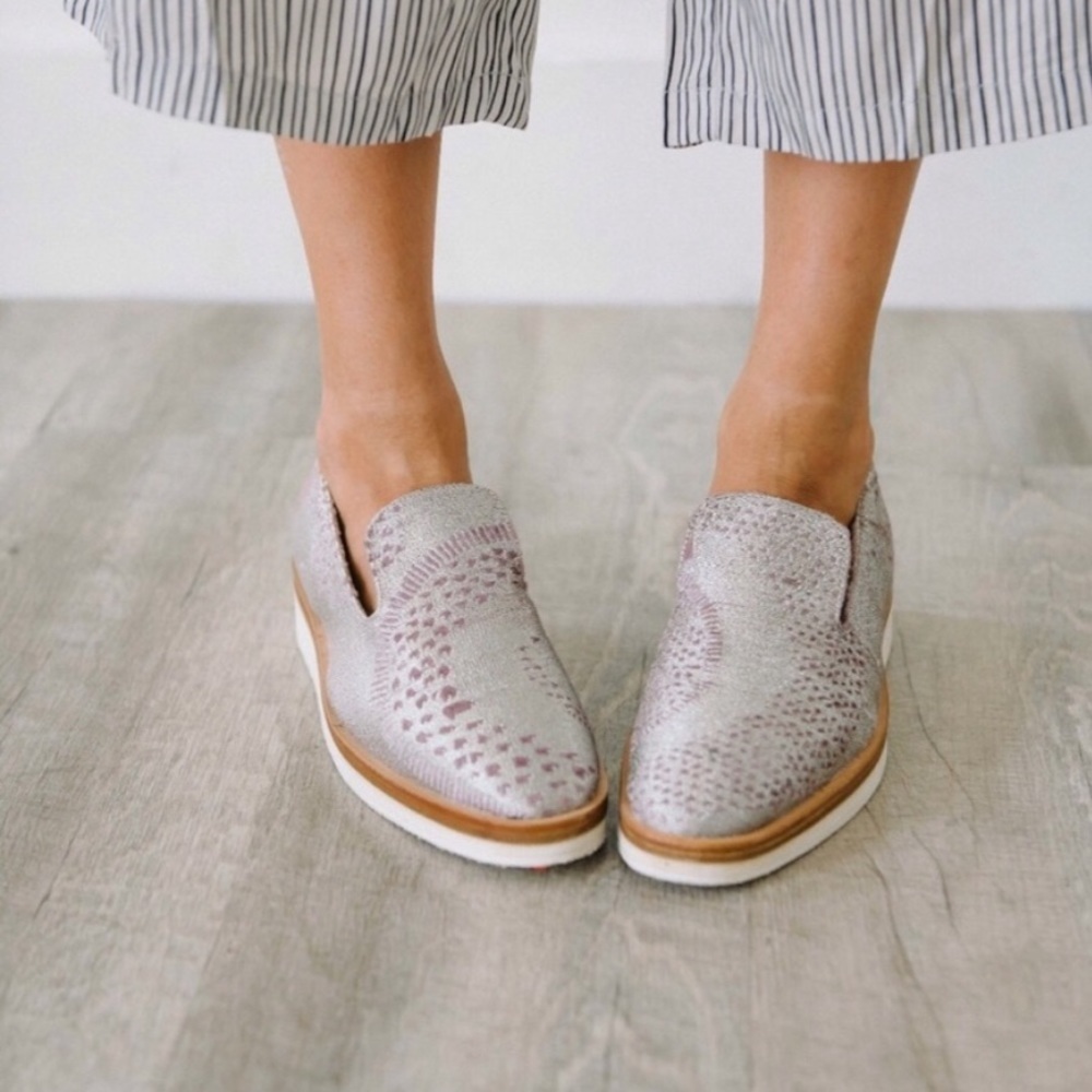 Free People Snake Eyes Silver Beyoncé Metallic Slip-ons Loafers Shoes 10.5